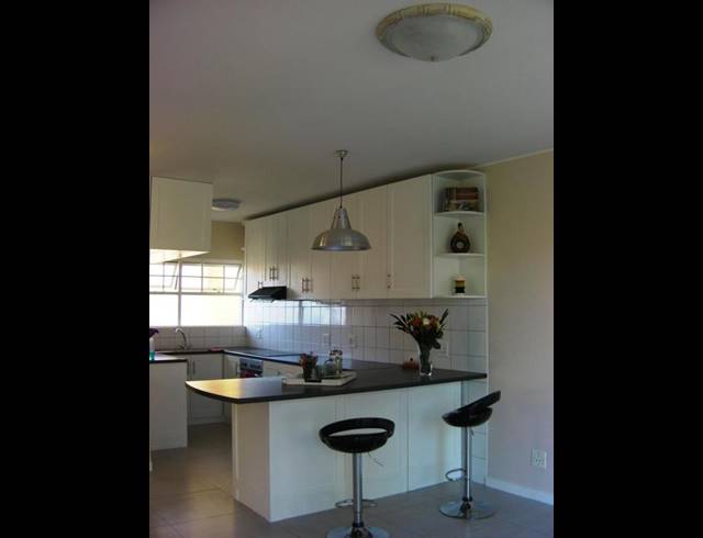 2 BEDROOM PROPERTY TO RENT IN ROSEBANK